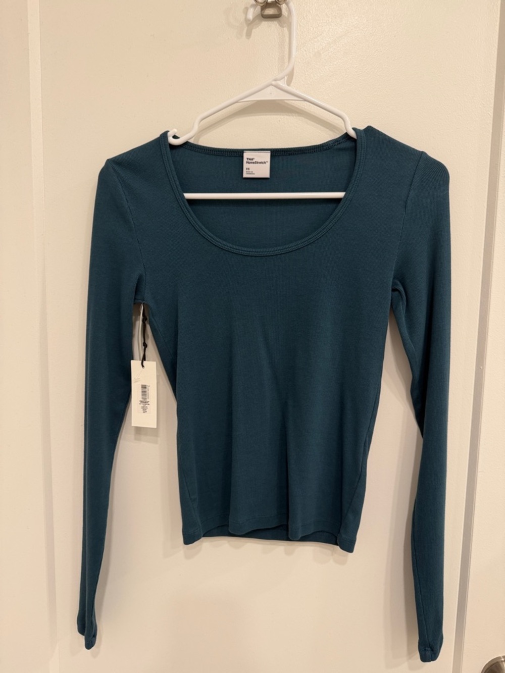 NWT Aritzia TNA HomeStretch Long Sleeve Scoop Neck Top - Teal Green